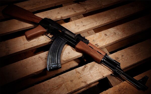 Fuzil Kalashnikov AK-47 - Sputnik Brasil