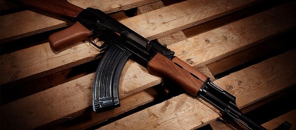 Fuzil Kalashnikov AK-47 - Sputnik Brasil