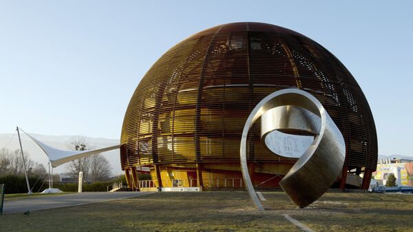 Globo de ciência e inovação na Organização Europeia para a Pesquisa Nuclear (CERN) perto de Genebra, Suiça, 17 de agosto de 2016 - Sputnik Brasil