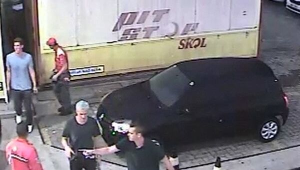 Imagem de uma câmera de vigilância instalada perto do posto de gasolina onde teria lugar o caso no dia 14 de agosto de 2016 - Sputnik Brasil