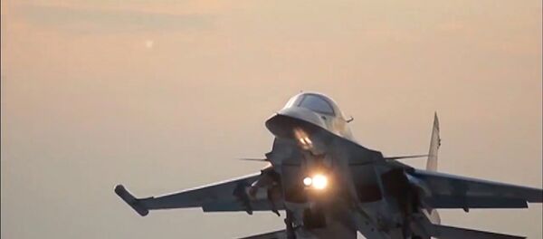 Su-34 russo na base aérea iraniana de Hamadã - Sputnik Brasil