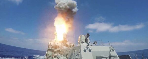 Lançamento de mísseis de cruzeiro Kalibr contra terroristas na Síria, 19 de agosto Lançamento de mísseis de cruzeiro Kalibr contra terroristas na Síria, 19 de agosto - Sputnik Brasil