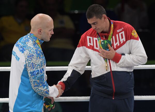 Vassiliy Levit, boxeador do Cazaquistão e boxeador russo Evgeny Tishchenko, 15 de agosto de 2016 - Sputnik Brasil