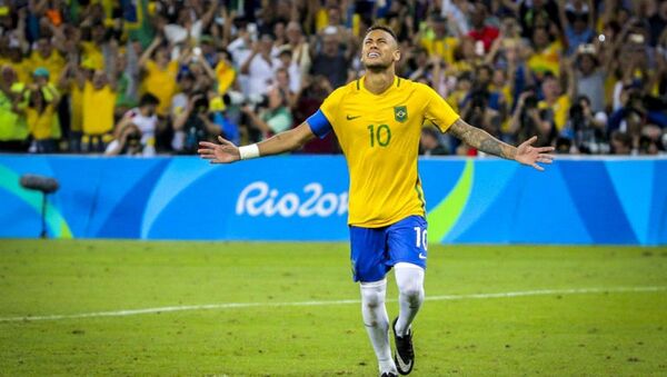 Neymar após bater o pênalti e dar a vitória ao Brasil contra a Alemanha - Sputnik Brasil