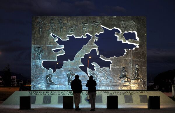 Novo voo São Paulo-Malvinas gera protestos de veteranos argentinos Novo voo São Paulo-Malvinas gera protestos de veteranos argentinos - Sputnik Brasil