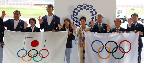 Chegada da bandeira olímpica a Tóquio - Sputnik Brasil