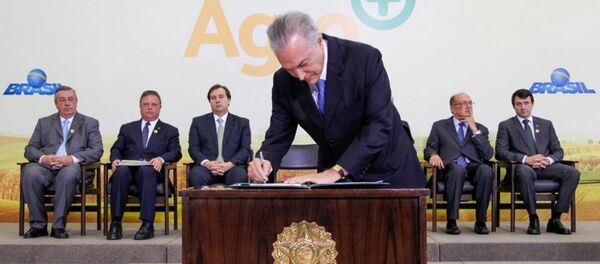 Michel Temer durante cerimônia de lançamento do Plano Agro+ Michel Temer durante cerimônia de lançamento do Plano Agro+ - Sputnik Brasil