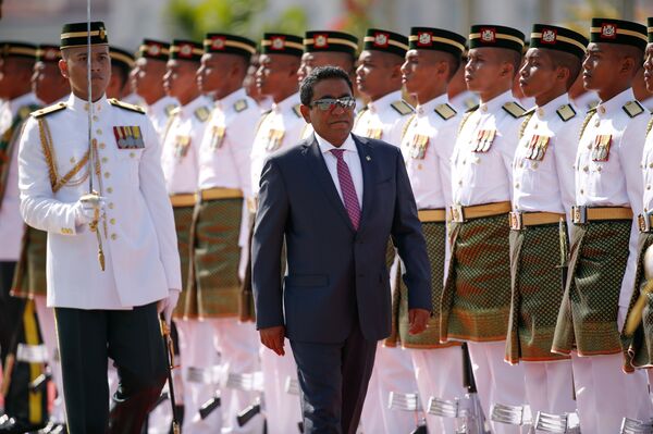 Em 29 de março de 2016, o presidente das Maldivas, Abdulla Yameen Abdul Gayoom, visitou a Malásia, onde ele revistou uma guarda de honra em Putrajaya - Sputnik Brasil