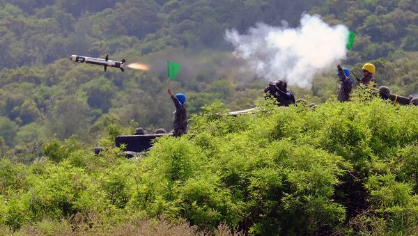 Militares taiwanenses durante exercícios Han Guang em Pintung, Taiwan, 25 de agosto de 2016 - Sputnik Brasil