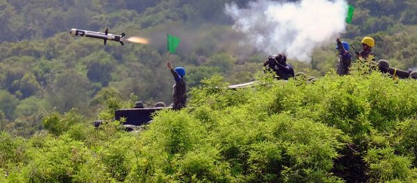 Militares taiwanenses durante exercícios Han Guang em Pintung, Taiwan, 25 de agosto de 2016 Militares taiwanenses durante exercícios Han Guang em Pintung, Taiwan, 25 de agosto de 2016 - Sputnik Brasil