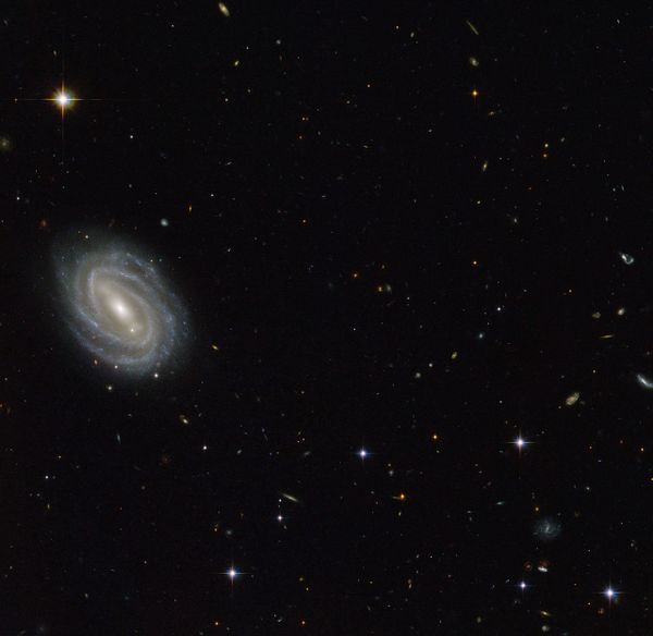 Hubble indica que há importante 'ingrediente' faltando na matéria escura - Sputnik Brasil