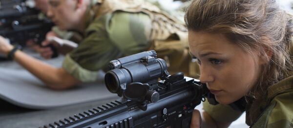 Força nórdica: primeiras mulheres se tornam soldados na Noruega - Sputnik Brasil