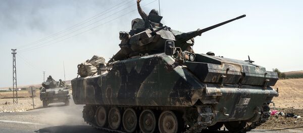 Tropas turcas na fronteira síria, Karkamis 27 de agosto de 2016 - Sputnik Brasil