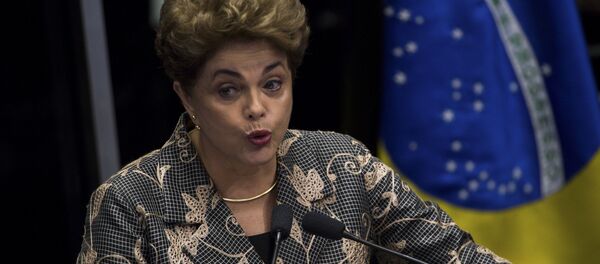 Dilma faz discurso durante defesa no Senado Dilma faz discurso durante defesa no Senado - Sputnik Brasil