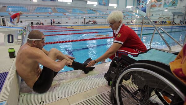 Equipe paralímpica russa de natação em treinamento - Sputnik Brasil