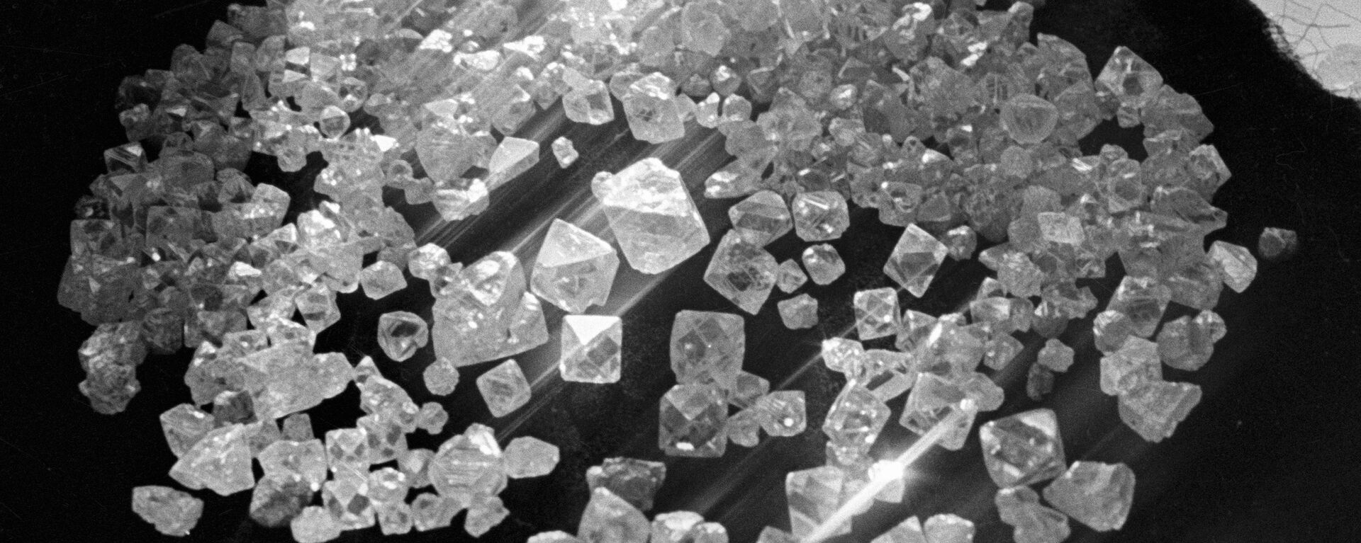 Diamantes extraídos na república de Yakútia, Rússia (foto de arquivo) - Sputnik Brasil, 1920, 19.05.2024