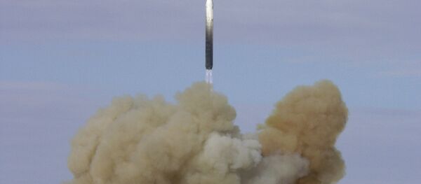 Lançamento de míssil balístico RS-18 Stiletto a partir de cosmódromo Baikonur (foto de arquivo) - Sputnik Brasil