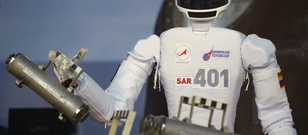 Robô-cosmonauta antropomórfico no Centro de preparação de cosmonautas, Rússia (foto de arquivo) - Sputnik Brasil