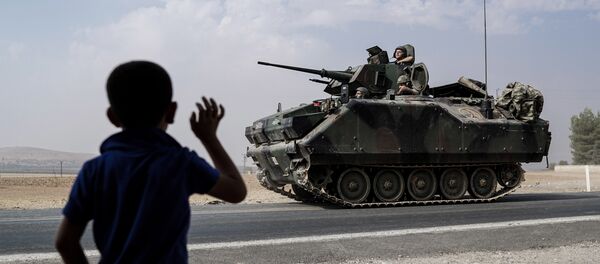 O exército turco na fronteira com a Síria, 26 de agosto de 2016 - Sputnik Brasil