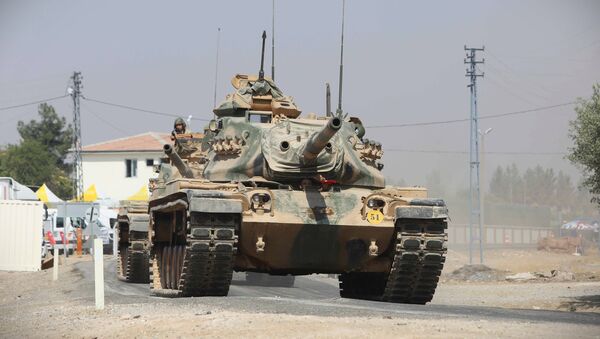 Tanque do exército turco enviado para a Síria - Sputnik Brasil