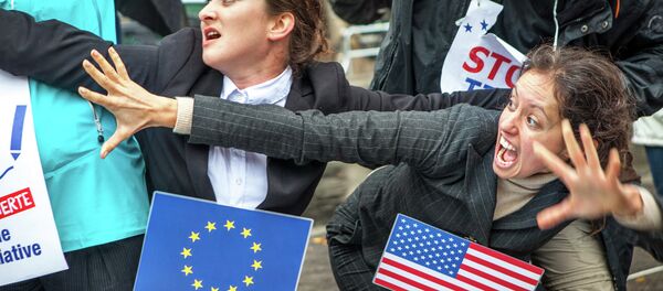 A UE e os EUA não conseguem alcançar uma solução mutuamente aceitável - Sputnik Brasil