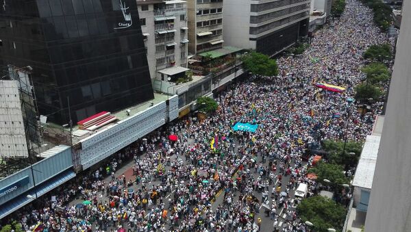 Venezuela: oposição sai às ruas de Caracas e pede referendo contra Maduro - Sputnik Brasil