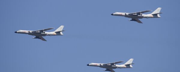 Bombardeiros estratégicos Xian H-6K da Força Aérea da China - Sputnik Brasil
