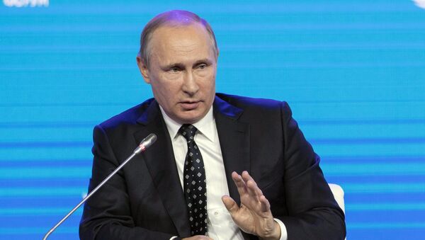 Vladimir Putin, presidente da Rússia, durante seu discurso no âmbito do Fórum Econômico Oriental em Vladivostok, 3 de setembro, 2016 - Sputnik Brasil