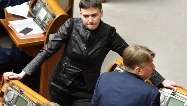 Nadezhda Savchenko durante a sessão do parlamento ucraniano - Sputnik Brasil