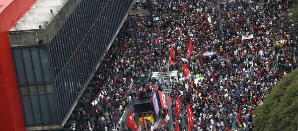 Manifestação na Avenida Paulista contra o presidente Michel Temer - Sputnik Brasil