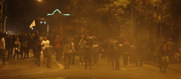 Polícia utilizou gás lacrimogêneo para dispersar a multidão após o fim do ato contra o presidente Temer - Sputnik Brasil