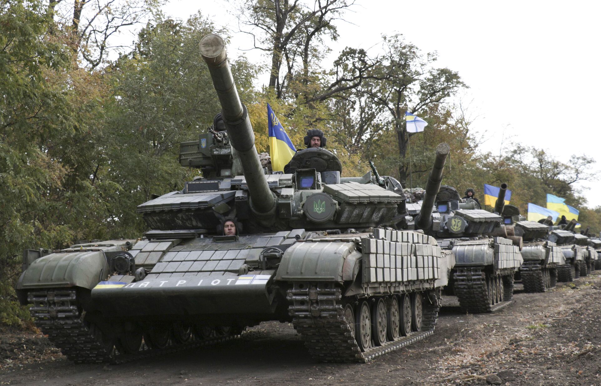 Tanques ucranianos na região de Donbass - Sputnik Brasil, 1920, 26.02.2022