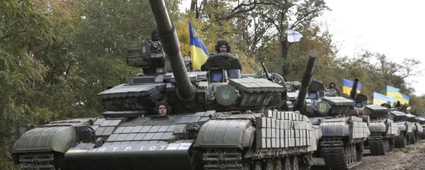 Tanques ucranianos na região de Donbass - Sputnik Brasil