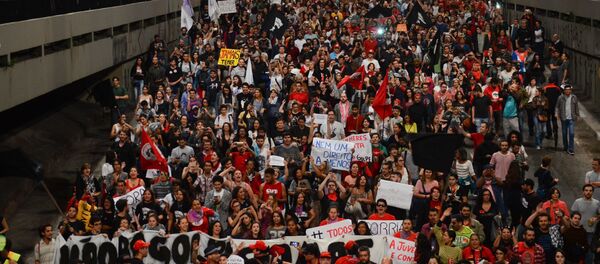 Manifestantes pedem novas eleições durante ato na Paulista - Sputnik Brasil