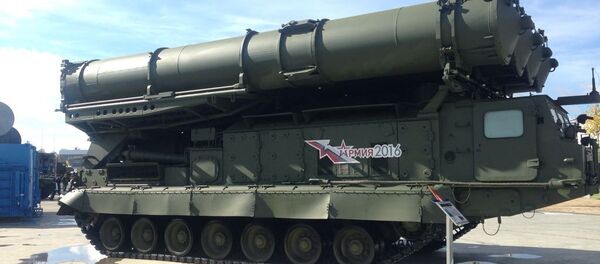 Um complexo S-300 visto no fórum militar EXÉRCITO 2016 em Kubinka, perto de Moscou, em 6 de setembro de 2016 - Sputnik Brasil