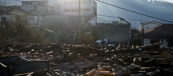 Casa destruída pelo incêndio em Funchal, Madeira, Portugal, agosto de 2016 - Sputnik Brasil