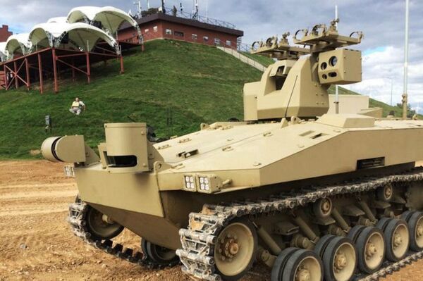 O veículo de combate não tripulado Soratnik (companheiro de luta em russo) - Sputnik Brasil