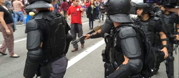 Polícia no protesto contra o presidente Michel Temer em São Paulo - Sputnik Brasil