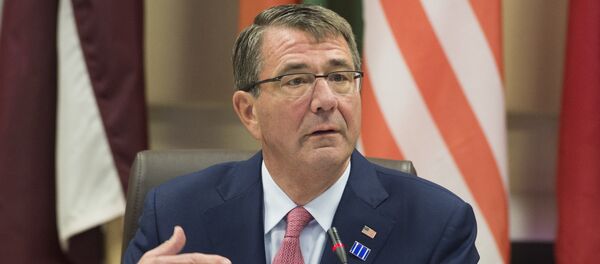 US Secretary of Defense Ashton Carter hosts defense ministers of the Global Coalition to Counter ISIL at Joint Base Andrews in Maryland, July 20, 2016 - Sputnik Brasil