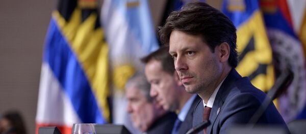 Guillaume Long - Sputnik Brasil