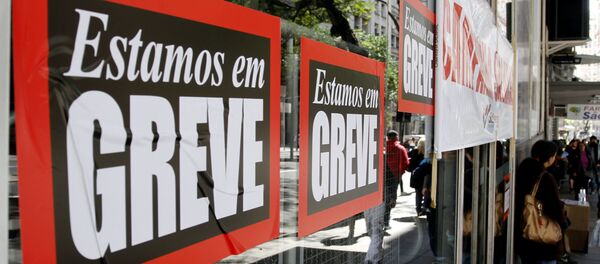 Bancários entram em greve no país - Sputnik Brasil