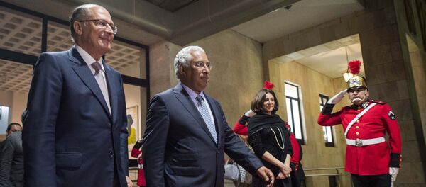 Governador do estado de São Paulo Geraldo Alckmin (à esquerda) junto com o premiê de Portugal António Costa (à direita) no Palácio dos Bandeirantes em São Paulo, 5 de setembro de 2016 - Sputnik Brasil