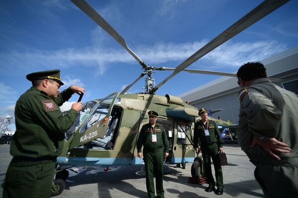 Um helicóptero ligeiro russo Ka-226T no Fórum Internacional Técnico Militar EXÉRCITO 2016 - Sputnik Brasil