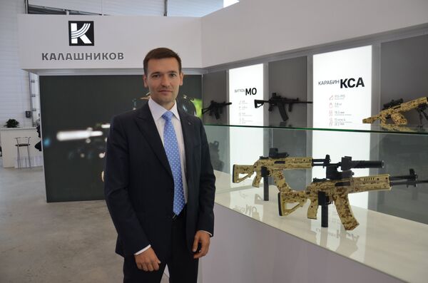 Vice-diretor de vendas e marketing da Kalashnikov, Vladimir Dmitriev - Sputnik Brasil