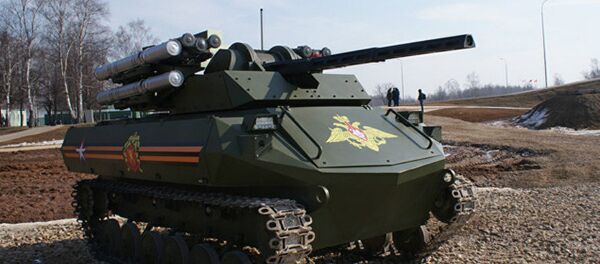 Robô de combate Uran-9 - Sputnik Brasil