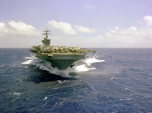 Porta-aviões e navios de escolta dos EUA entram no mar Mediterrâneo - Sputnik Brasil