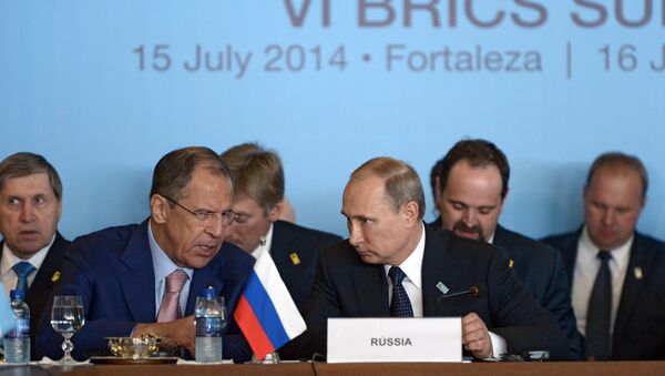 Presidente Vladimir Putin e chanceler Sergei Lavrov, da Rússia, na sexta cúpula do BRICS, em Fortaleza - Sputnik Brasil