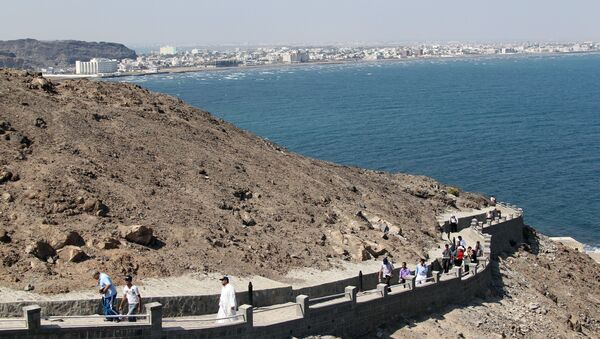 Vista para o porto marítimo de Aden - Sputnik Brasil