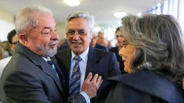 O ex-presidente Luiz Inácio Lula da Silva (PT), o músico Caetano Veloso e Cármen Lúcia, então nova presidenta do Supremo Tribunal Federal (STF) - Sputnik Brasil