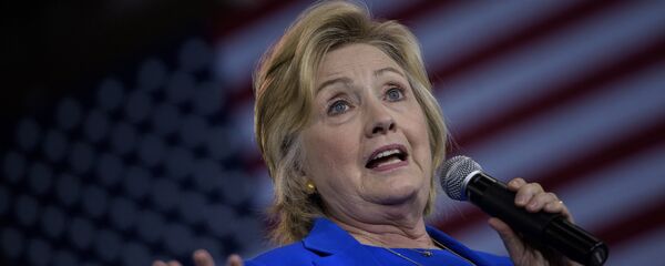 Presidenciável norte-americana Hillary Clinton fala aos seus apoiantes em Charlotte, Carolina do Norte, EUA, 8 de setembro de 2016 - Sputnik Brasil